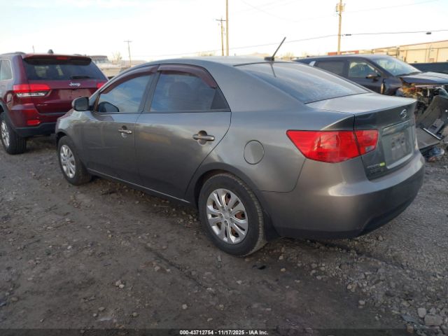 2013 KIA FORTE KNAFU4A21D5651584 Photo 2