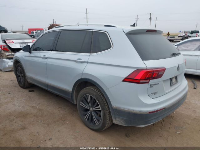 2018 VOLKSWAGEN TIGUAN 3VV3B7AX0JM112146 Photo 2