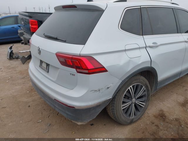 2018 VOLKSWAGEN TIGUAN 3VV3B7AX0JM112146 Photo 5