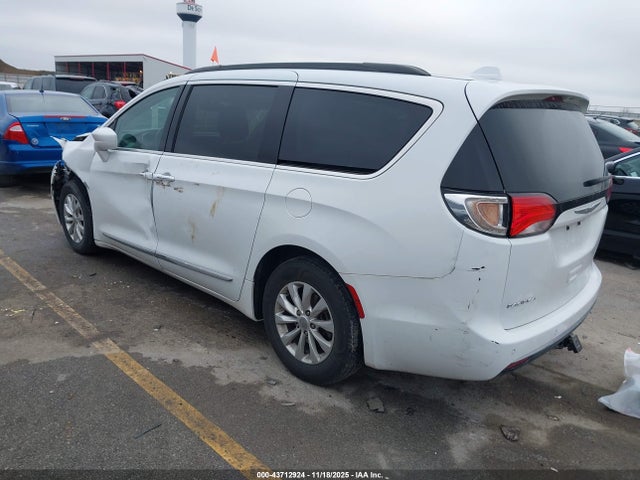 Aukcja sprzedaży 2017 Chrysler Pacifica Touring-l, vin: 2C4RC1BG2HR539980, numer aukcji: 43712924