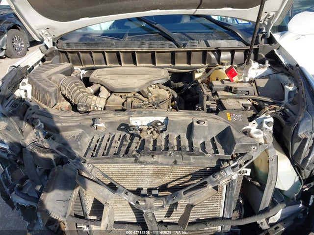 2017 CADILLAC XT5 1GYKNBRS2HZ246852 Photo 9