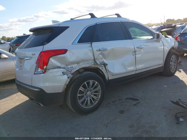 2017 CADILLAC XT5 1GYKNBRS2HZ246852 Photo 3