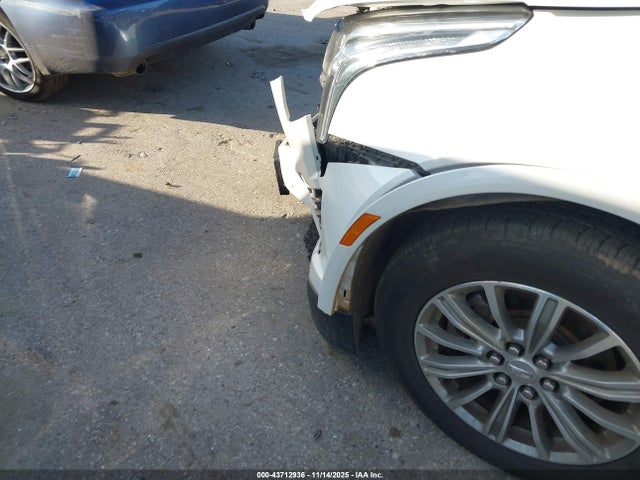 2017 CADILLAC XT5 1GYKNBRS2HZ246852 Photo 5