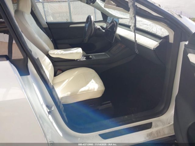2023 TESLA MODEL Y 7SAYGDEE7PF699670 Photo 4