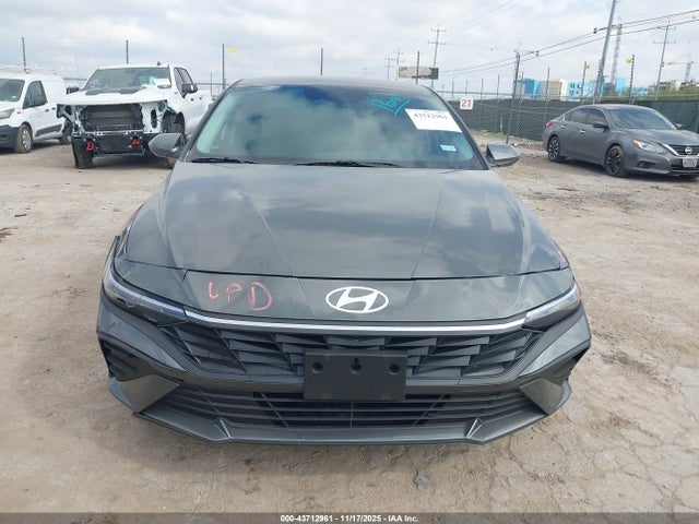 KMHLL4DG2SU063322 Hyundai ELANTRA SE