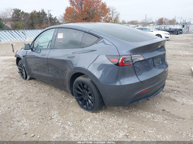 2023 TESLA MODEL Y 7SAYGAEEXPF976827 Photo 2