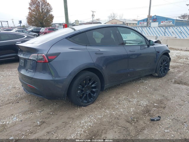 2023 TESLA MODEL Y 7SAYGAEEXPF976827 Photo 3