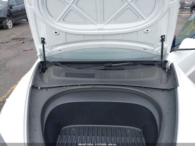 2024 TESLA MODEL 3 5YJ3E1EA7RF859428 Photo 9