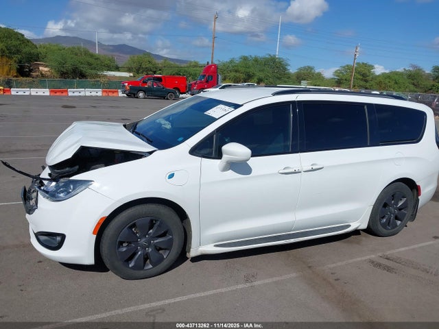 Продажа на аукционе авто 2020 Chrysler Pacifica Hybrid Touring L, vin: 2C4RC1L74LR258822, номер лота: 43713262