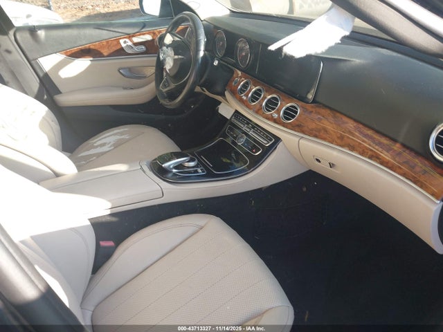 43713327 :رقم المزاد ، WDDZF4KB6HA114771 vin ، 2017 Mercedes-benz E 300 4matic مزاد بيع