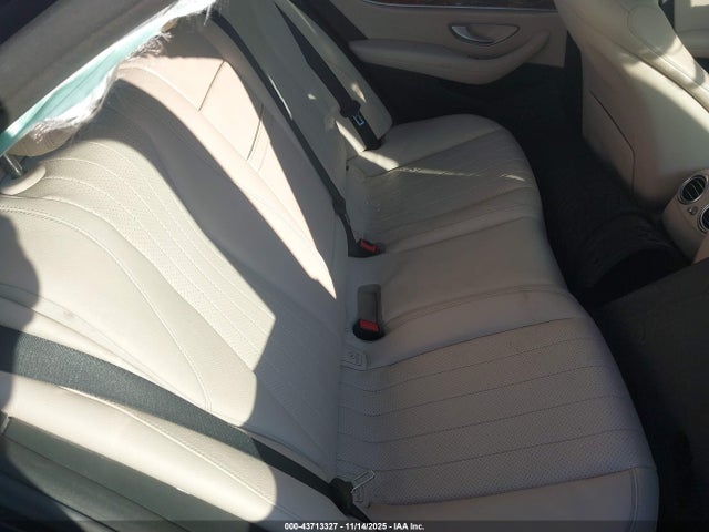 43713327 :رقم المزاد ، WDDZF4KB6HA114771 vin ، 2017 Mercedes-benz E 300 4matic مزاد بيع