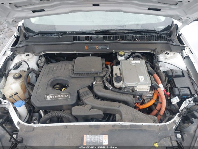 3FA6P0LU5KR207769 Ford Fusion Hybrid Se