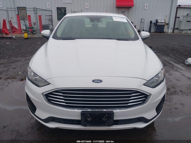 3FA6P0LU5KR207769 Ford Fusion Hybrid Se