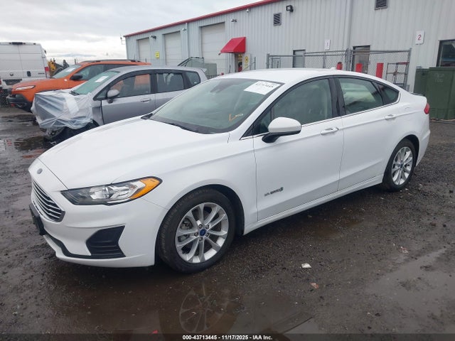3FA6P0LU5KR207769 Ford Fusion Hybrid Se