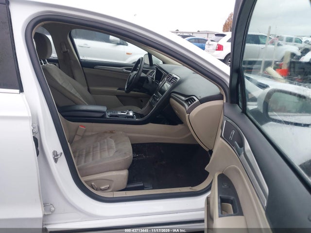 3FA6P0LU5KR207769 Ford Fusion Hybrid Se