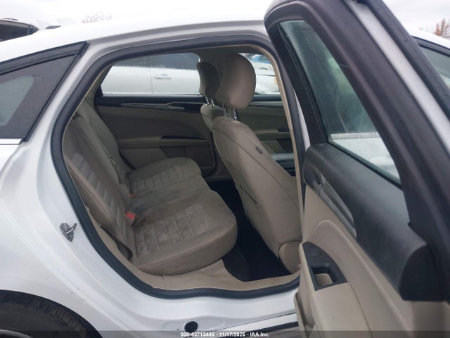 3FA6P0LU5KR207769 Ford Fusion Hybrid Se