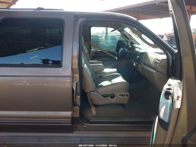 2005 FORD EXCURSION 1FMSU43PX5ED44308 Photo 4