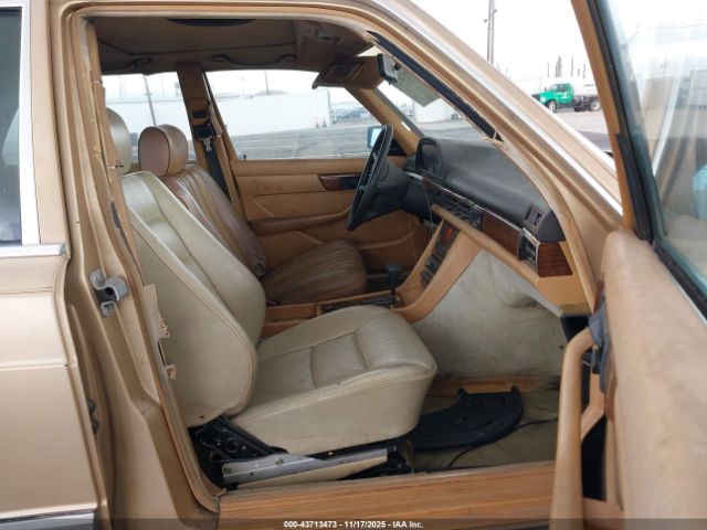 1983 MERCEDES-BENZ 300 WDBCB20A4DB045091 Photo 4