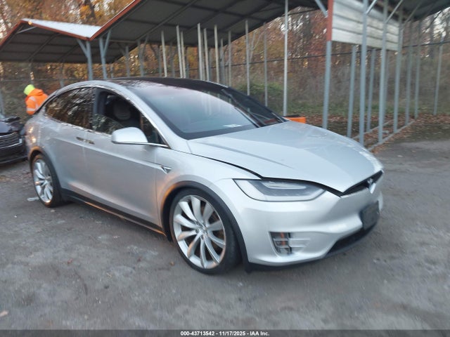 2017 TESLA MODEL X 5YJXCDE20HF047713 Photo 0