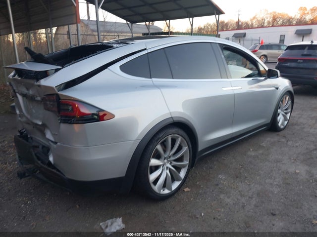 2017 TESLA MODEL X 5YJXCDE20HF047713 Photo 3