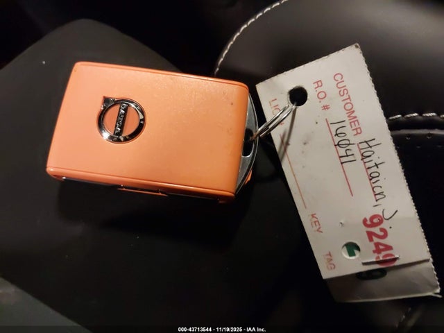 2021 VOLVO XC40 RECHARGE PURE ELECTRIC YV4ED3URXM2588033 Photo 10