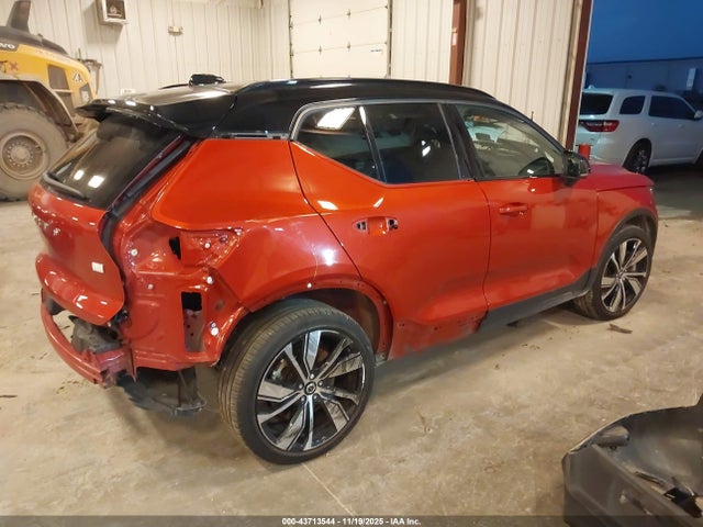 2021 VOLVO XC40 RECHARGE PURE ELECTRIC YV4ED3URXM2588033 Photo 3