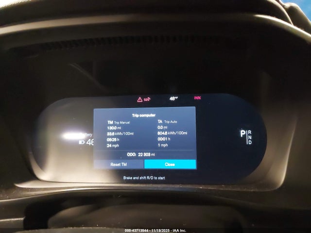 2021 VOLVO XC40 RECHARGE PURE ELECTRIC YV4ED3URXM2588033 Photo 6