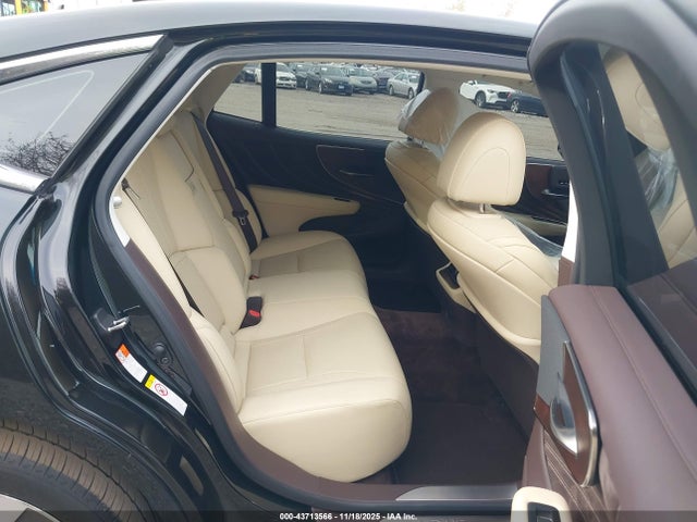43713566 :رقم المزاد ، JTHC51FF6J5003567 vin ، 2018 Lexus Ls 500 مزاد بيع