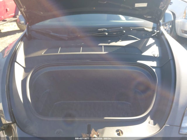 2025 TESLA MODEL Y 7SAYGDED1SA365339 Photo 9