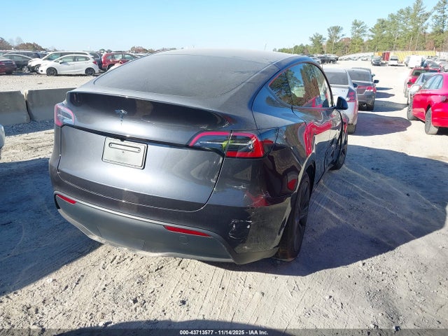 2025 TESLA MODEL Y 7SAYGDED1SA365339 Photo 3
