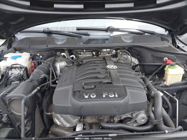 2014 VOLKSWAGEN TOUAREG WVGEF9BP6ED002981 Photo 9