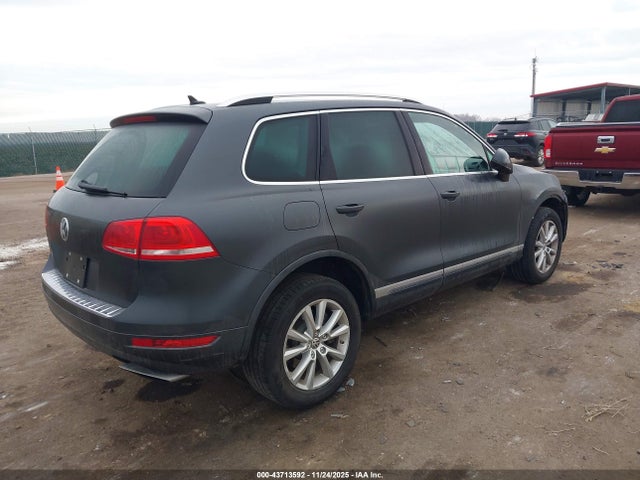 2014 VOLKSWAGEN TOUAREG WVGEF9BP6ED002981 Photo 3