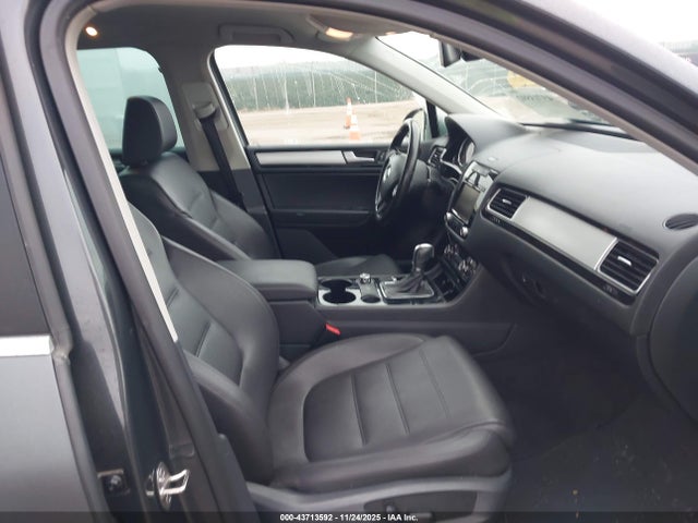 2014 VOLKSWAGEN TOUAREG WVGEF9BP6ED002981 Photo 4