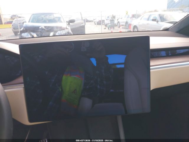 2022 TESLA MODEL X 7SAXCBE58NF351269 Photo 6