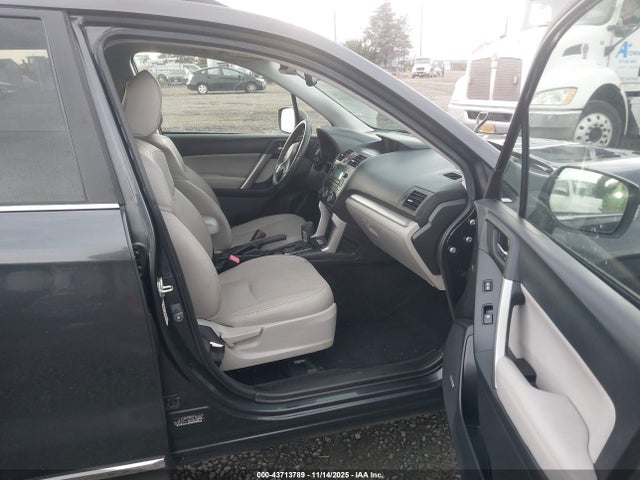 Subaru Forester 2.5i Touring 2015 JF2SJAUC7FH440194 Image 5
