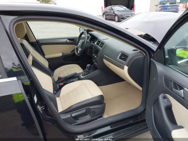 2014 VOLKSWAGEN JETTA 3VWL17AJ7EM387562 Photo 4