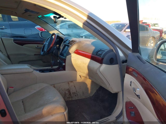 2011 LEXUS LS 460 JTHCL5EF1B5009034 Photo 4