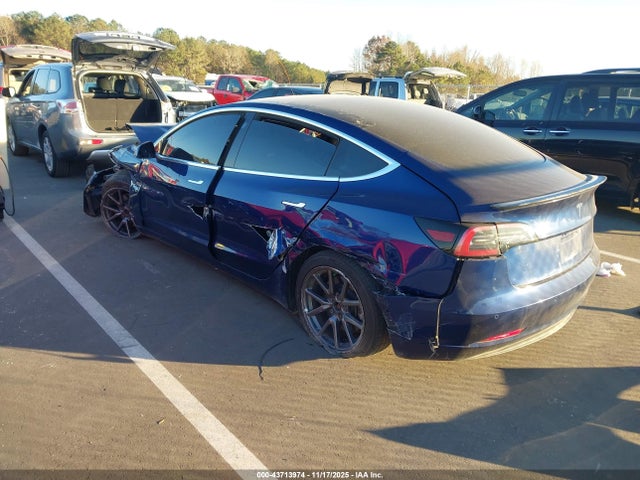 2018 TESLA MODEL 3 5YJ3E1EBXJF054763 Photo 2