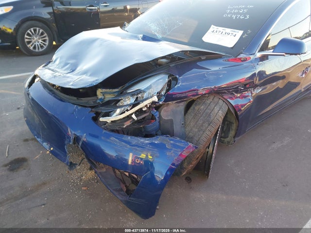 2018 TESLA MODEL 3 5YJ3E1EBXJF054763 Photo 5
