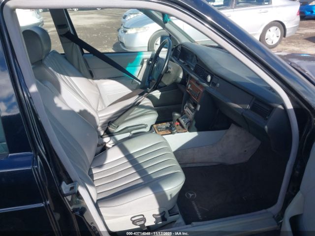 1993 MERCEDES-BENZ 190 WDBDA28D9PG073000 Photo 4