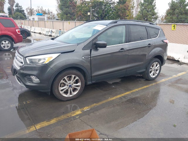 1FMCU9GD6JUA86824 Ford ESCAPE SE