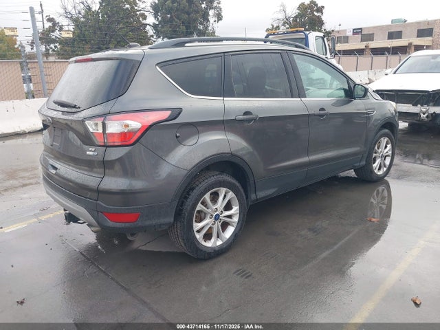 1FMCU9GD6JUA86824 Ford ESCAPE SE