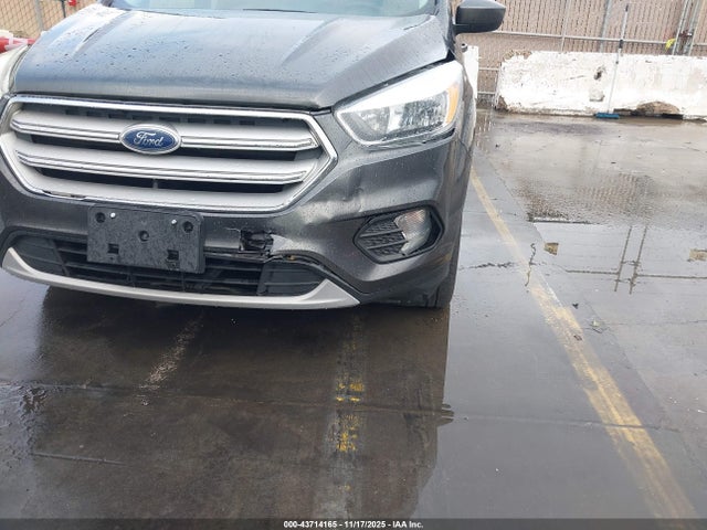 1FMCU9GD6JUA86824 Ford ESCAPE SE