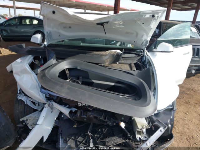 2026 TESLA MODEL Y 7SAYGDED2TF383384 Photo 9