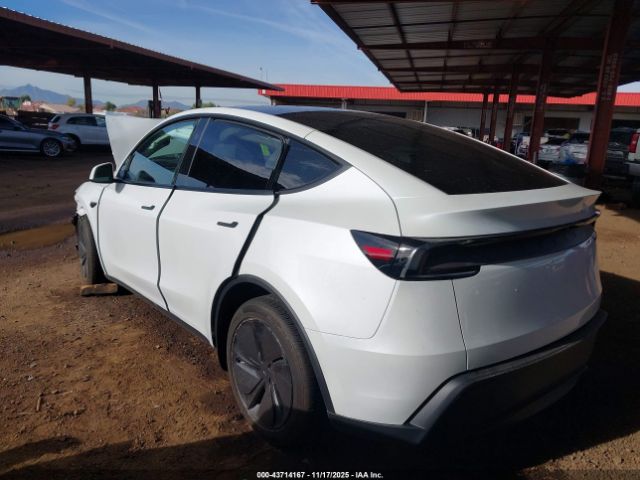 2026 TESLA MODEL Y 7SAYGDED2TF383384 Photo 2