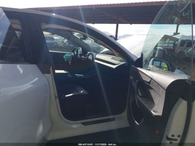 2026 TESLA MODEL Y 7SAYGDED2TF383384 Photo 4