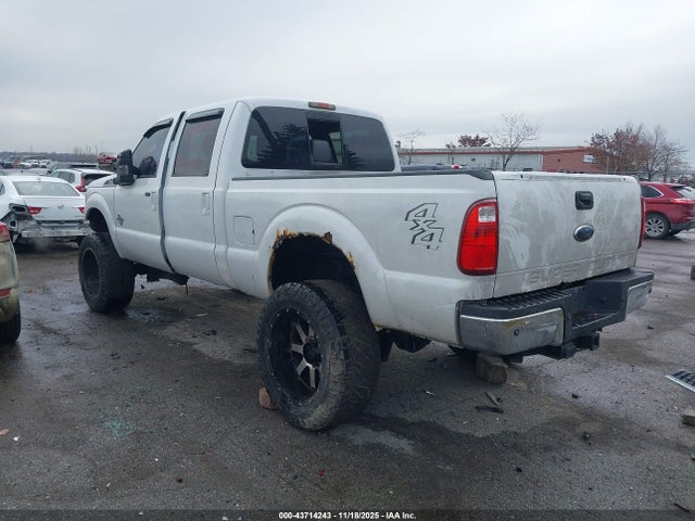2011 FORD F-250 1FT7W2BT5BEC05626 Photo 2