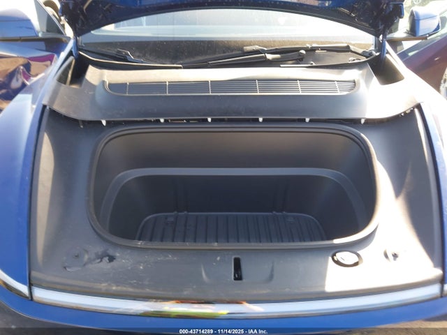 2026 TESLA MODEL Y 7SAYGDEE2TA449826 Photo 9