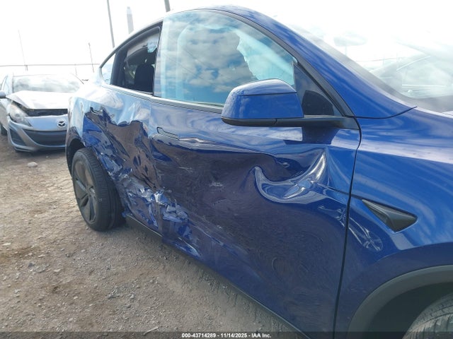 2026 TESLA MODEL Y 7SAYGDEE2TA449826 Photo 5