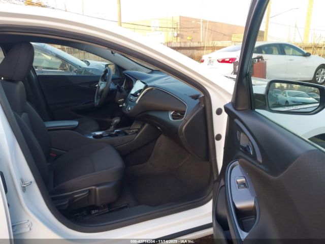 2024 CHEVROLET MALIBU 1G1ZD5ST1RF128816 Photo 4